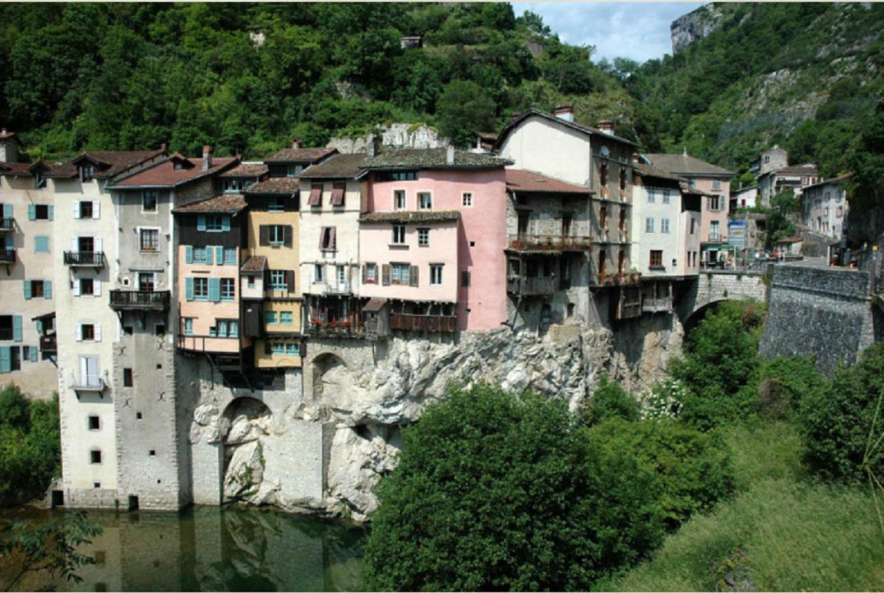 Okami Du Vercors Saint-Laurent-en-Royans 외부 사진